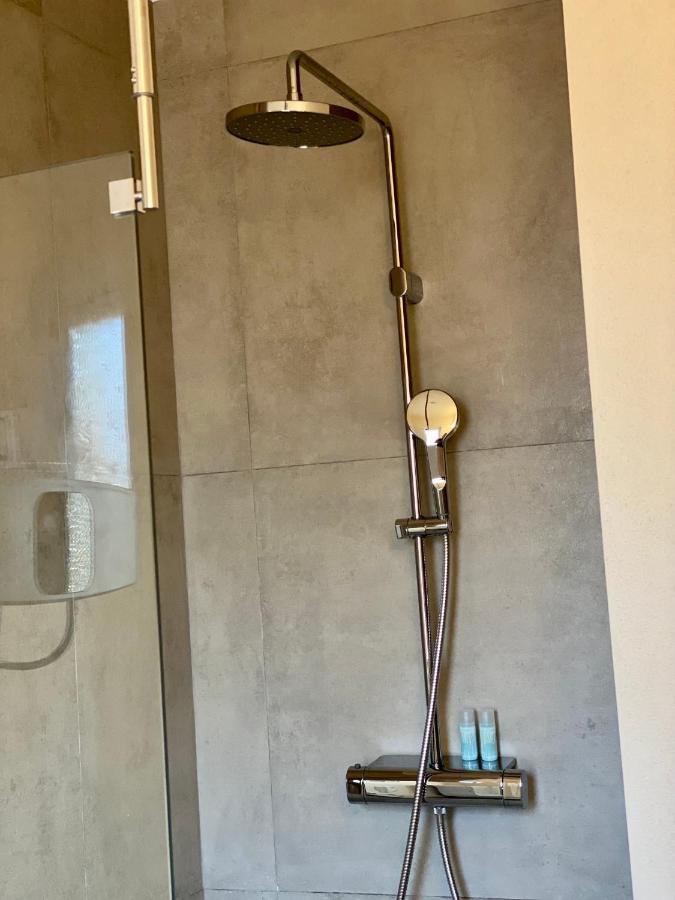 Lucas Central Oasis Studios Тирана Экстерьер фото