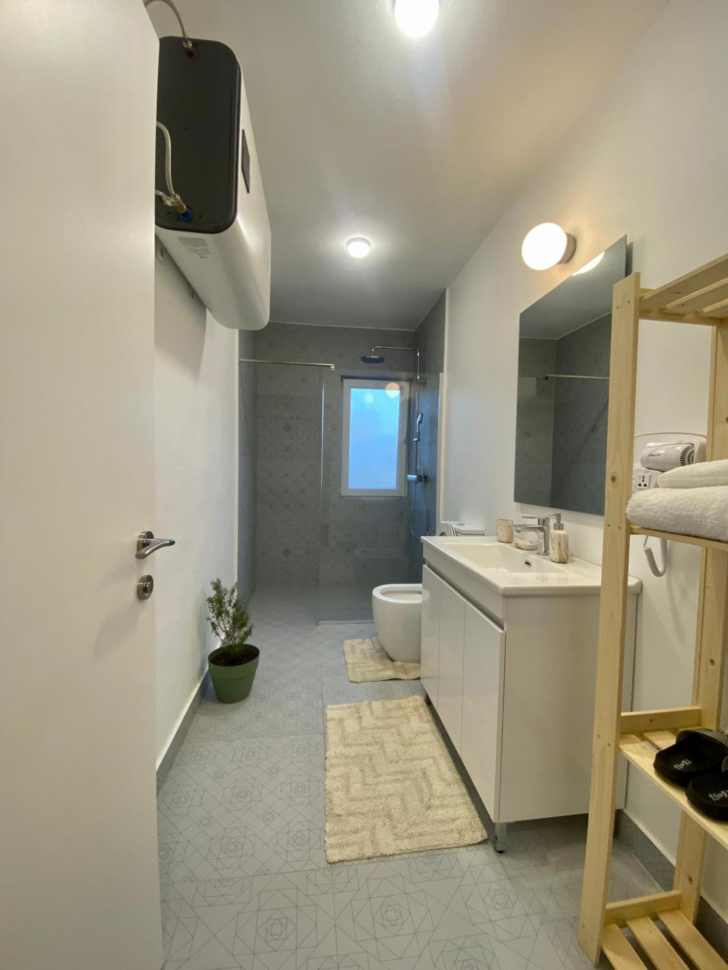 Lucas Central Oasis Studios Тирана Экстерьер фото